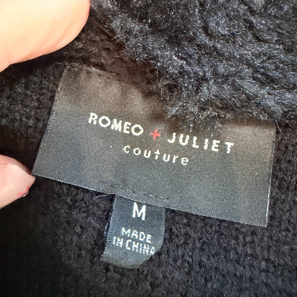 Romeo + Juliet Couture Black Faux Fur Vest Open Front Size M